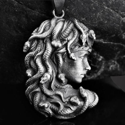 Gorgon pendant<br> Stheno