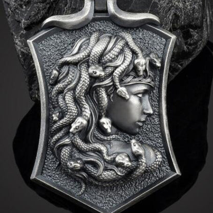 Medusa pendant<br> The Gorgon