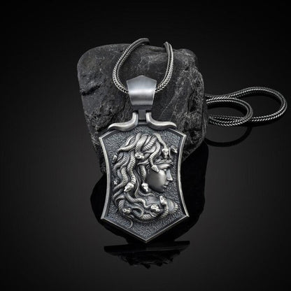 Medusa pendant<br> The Gorgon